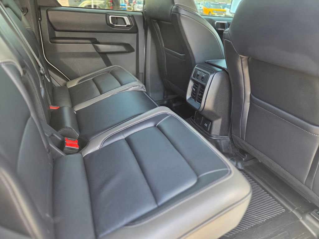 Used 2025 Ford Bronco Outer Banks AWD/4WD image 11
