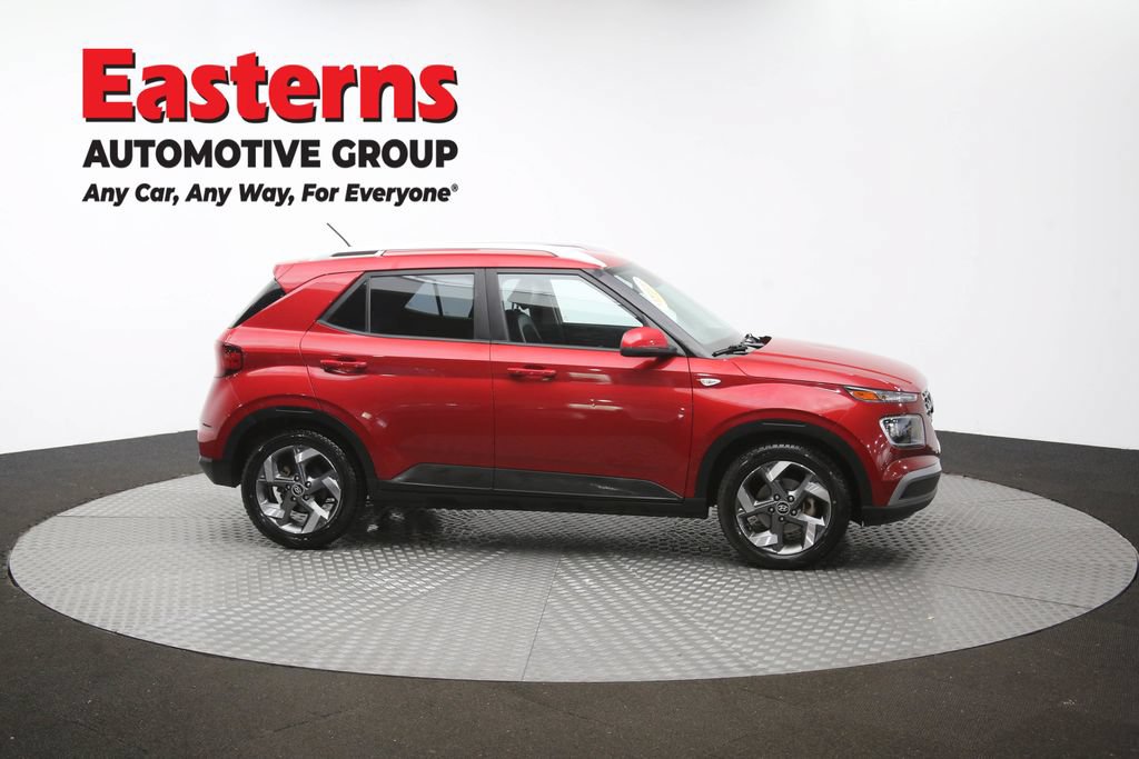 Used 2023 Hyundai Venue Limited FWD image 46