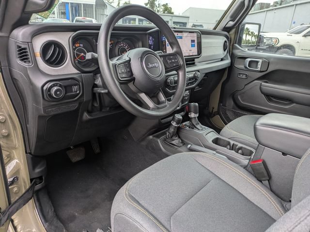 Used 2025 Jeep Wrangler Sport AWD/4WD image 18