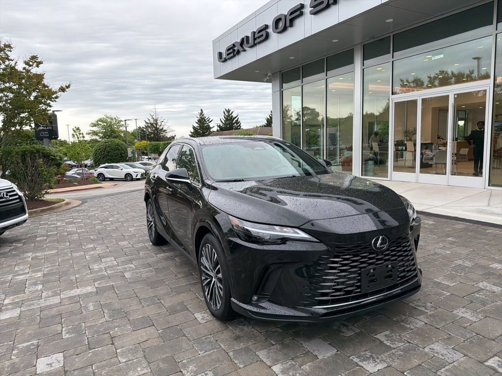 Used 2025 Lexus RX 350 AWD/4WD image 2