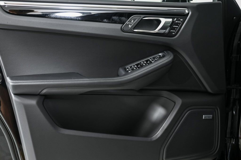 New 2026 Porsche Macan image 6
