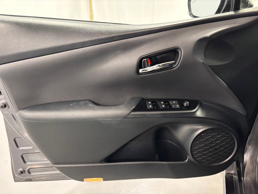 Used 2018 Toyota Prius Four w/ Advanced Technology Package image 16