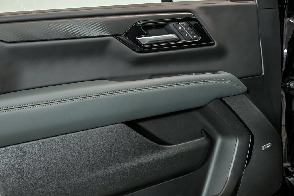 New 2026 GMC Yukon AT4 w/ AT4 Premium Package AWD/4WD image 5
