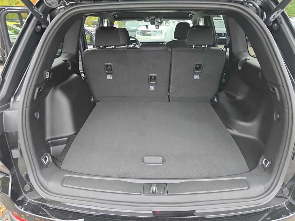 New 2025 Jeep Grand Cherokee Laredo w/ Luxury Tech Group I image 12