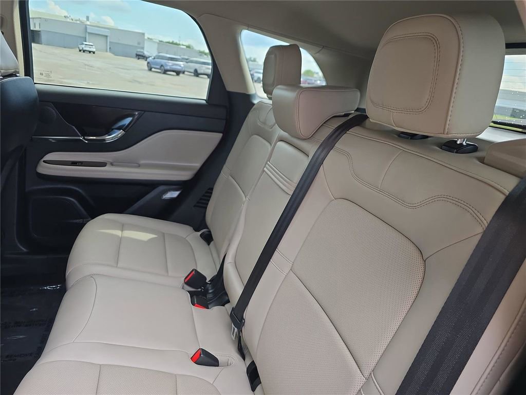 Certified 2025 Lincoln Corsair Reserve FWD image 14