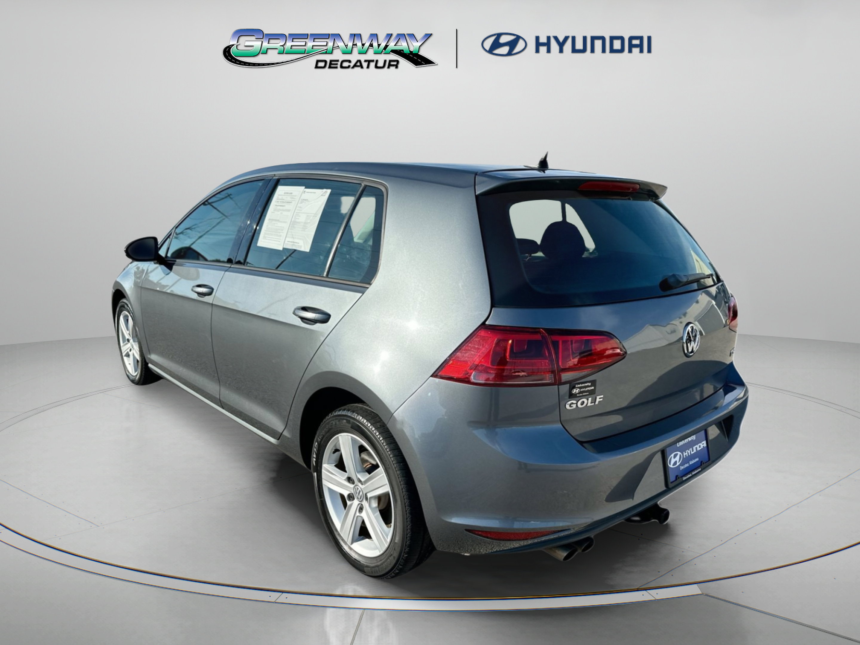 Used 2017 Volkswagen Golf 4-Door FWD image 6