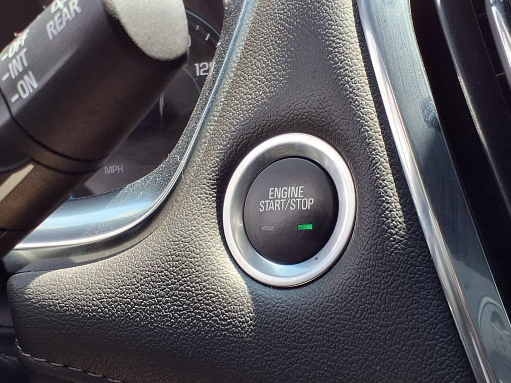 Used 2023 Chevrolet Traverse LT FWD image 13