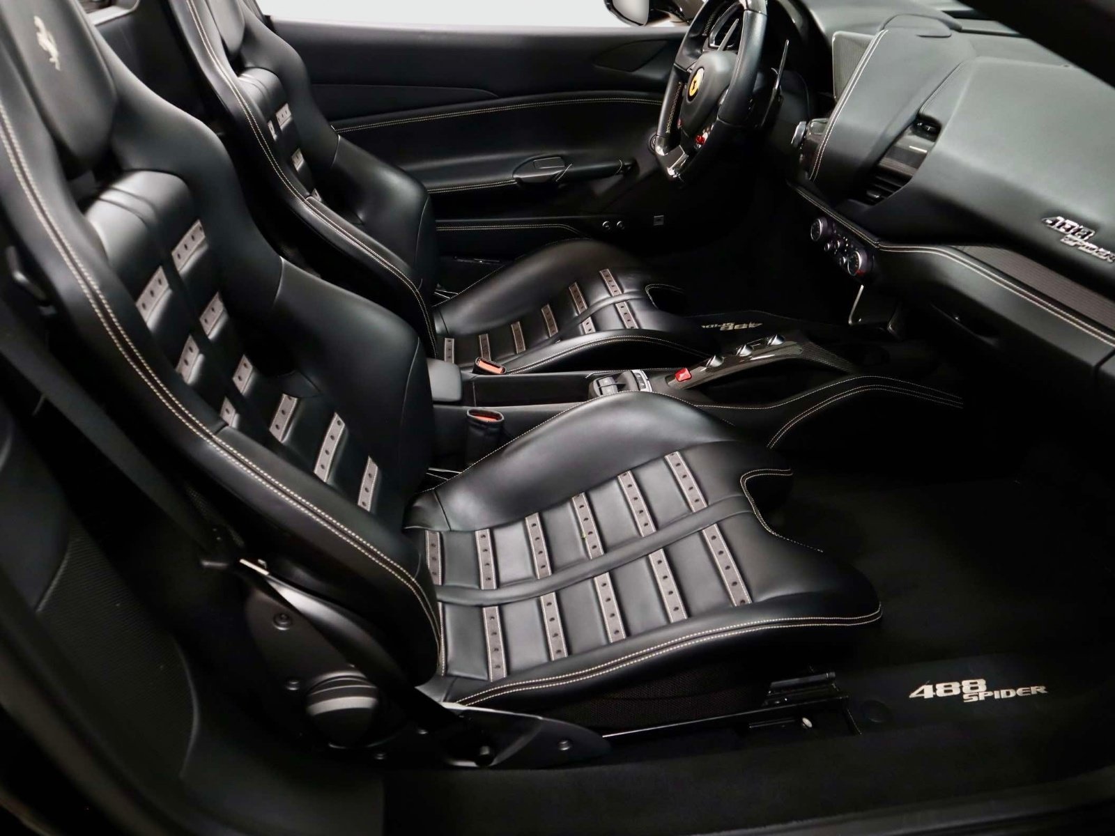 Used 2018 Ferrari 488 Spider RWD image 16
