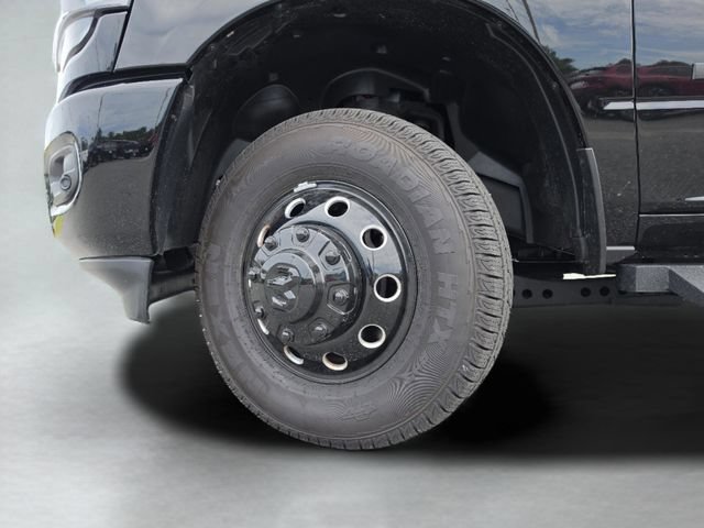 Certified 2024 RAM 3500 Big Horn w/ Night Edition AWD/4WD image 40