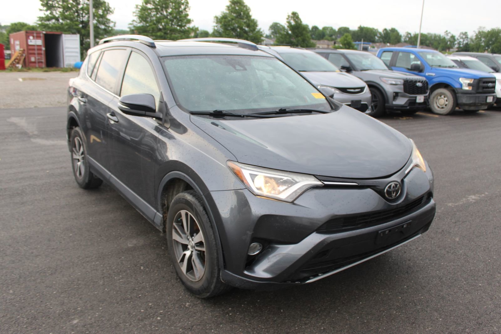 Used 2017 Toyota RAV4 XLE AWD/4WD image 8