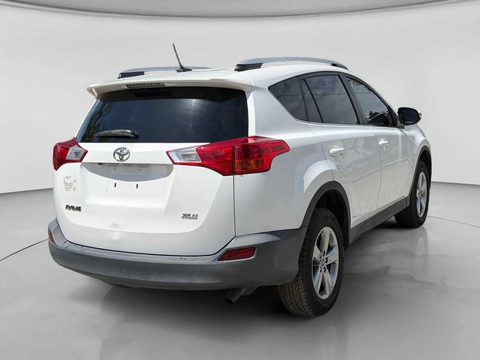 Used 2015 Toyota RAV4 XLE FWD image 5