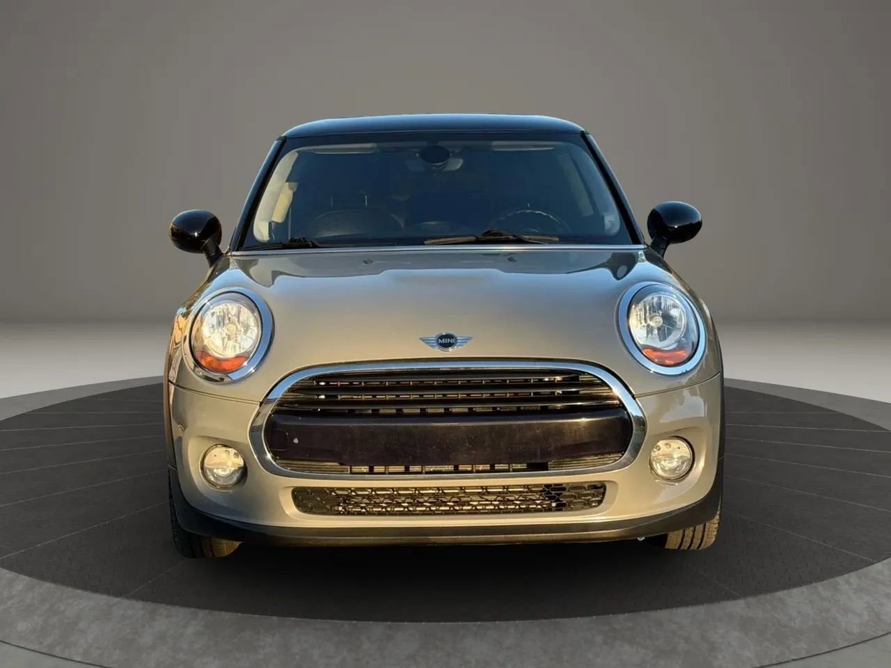 Used 2017 MINI Cooper 2-Door Hardtop image 8