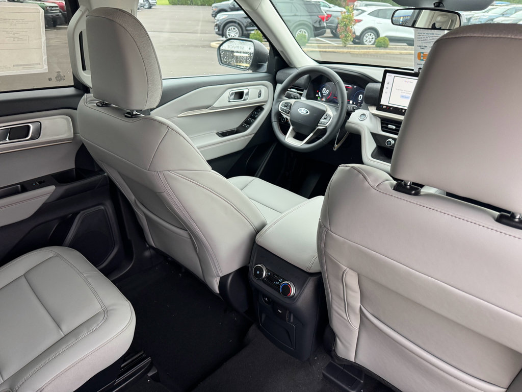 New 2026 Ford Explorer Active image 18