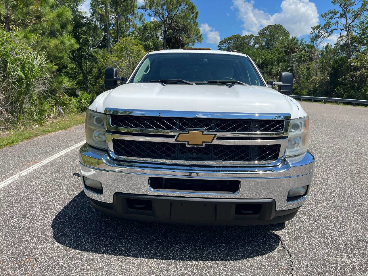 Used 2011 Chevrolet Silverado 3500 LT w/ Interior Plus Package AWD/4WD image 10