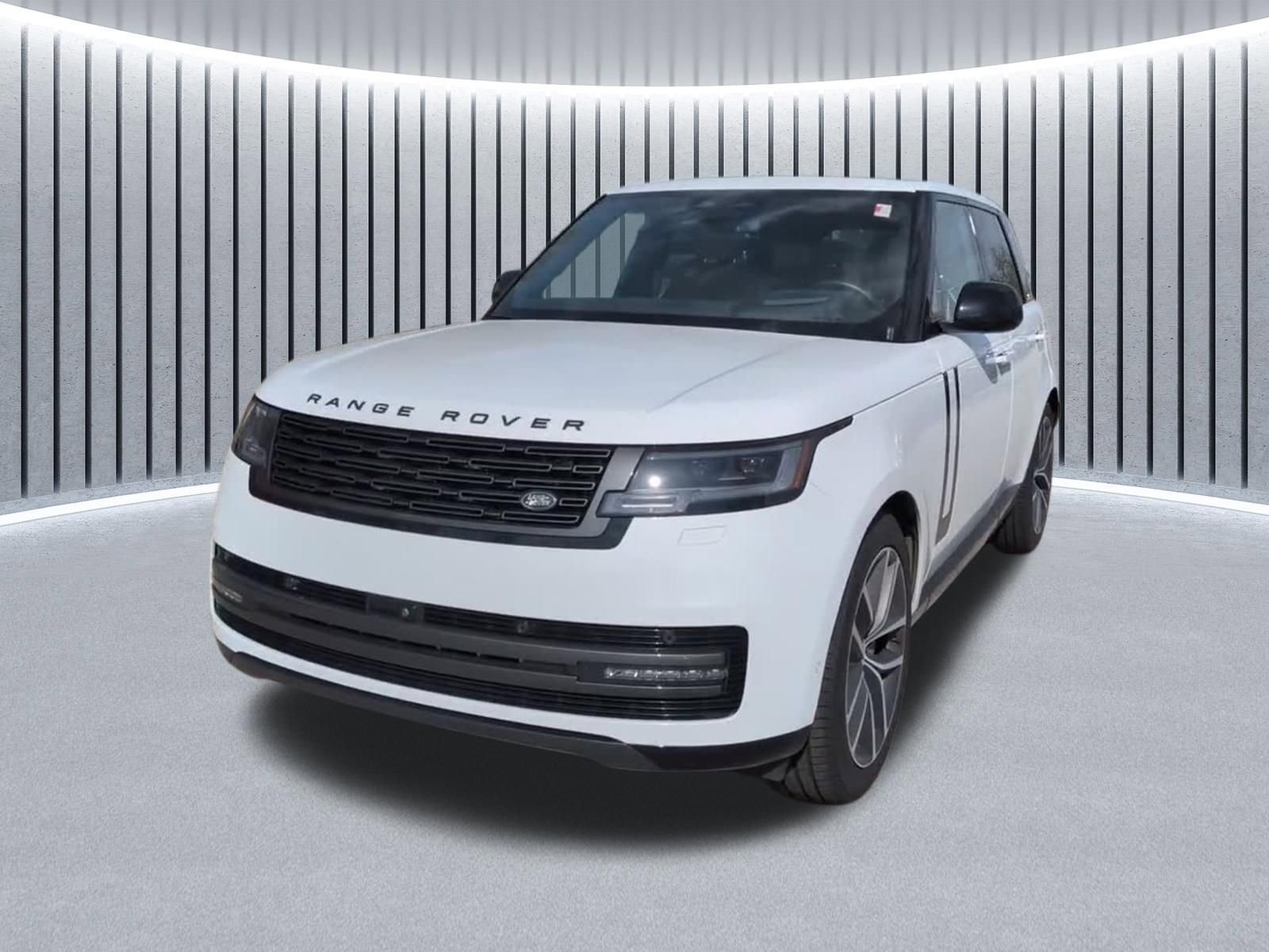 Used 2024 Land Rover Range Rover SE AWD/4WD image 2