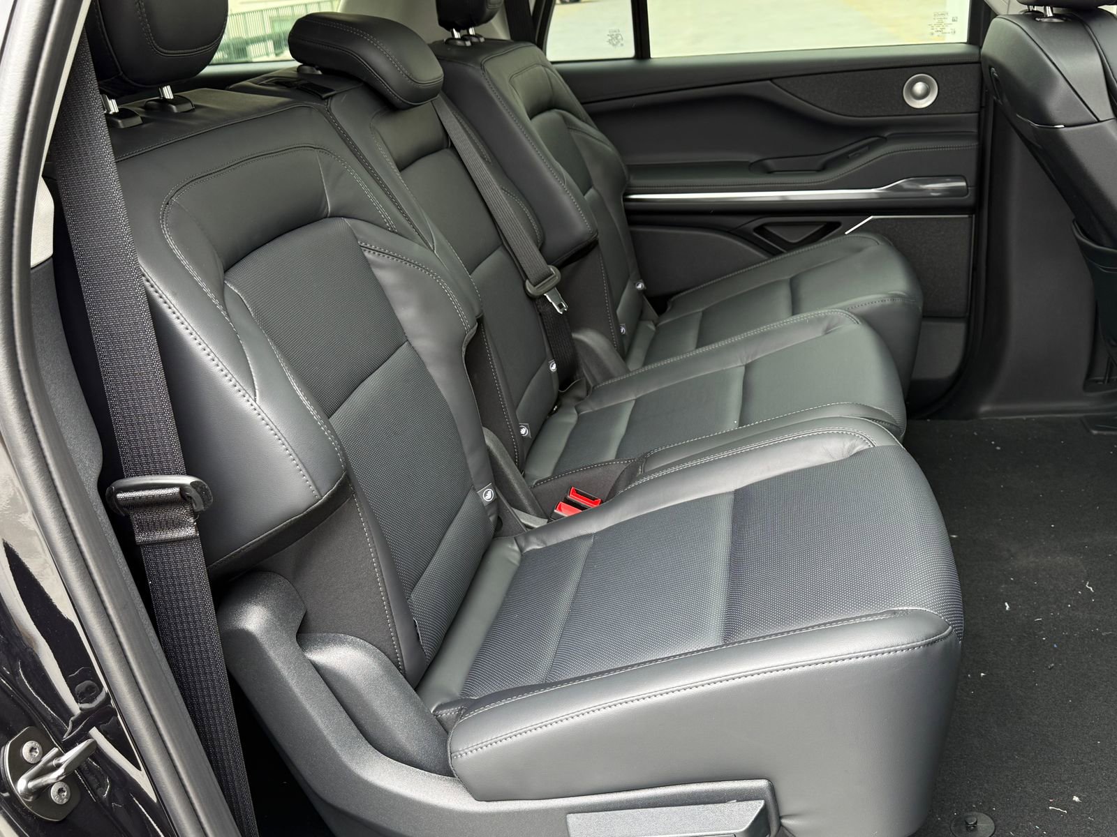 New 2026 Lincoln Navigator L Reserve AWD/4WD image 11