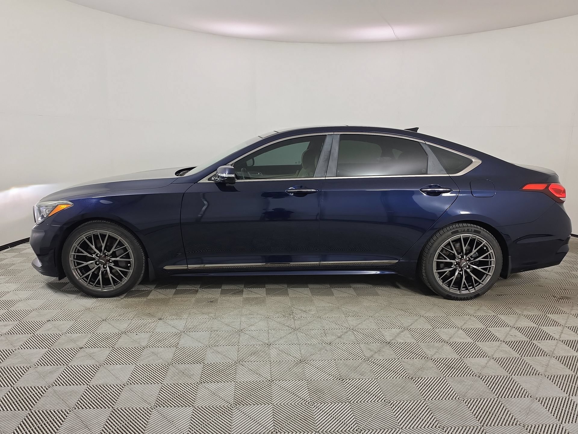 Used 2019 Genesis G80 3.8 image 4