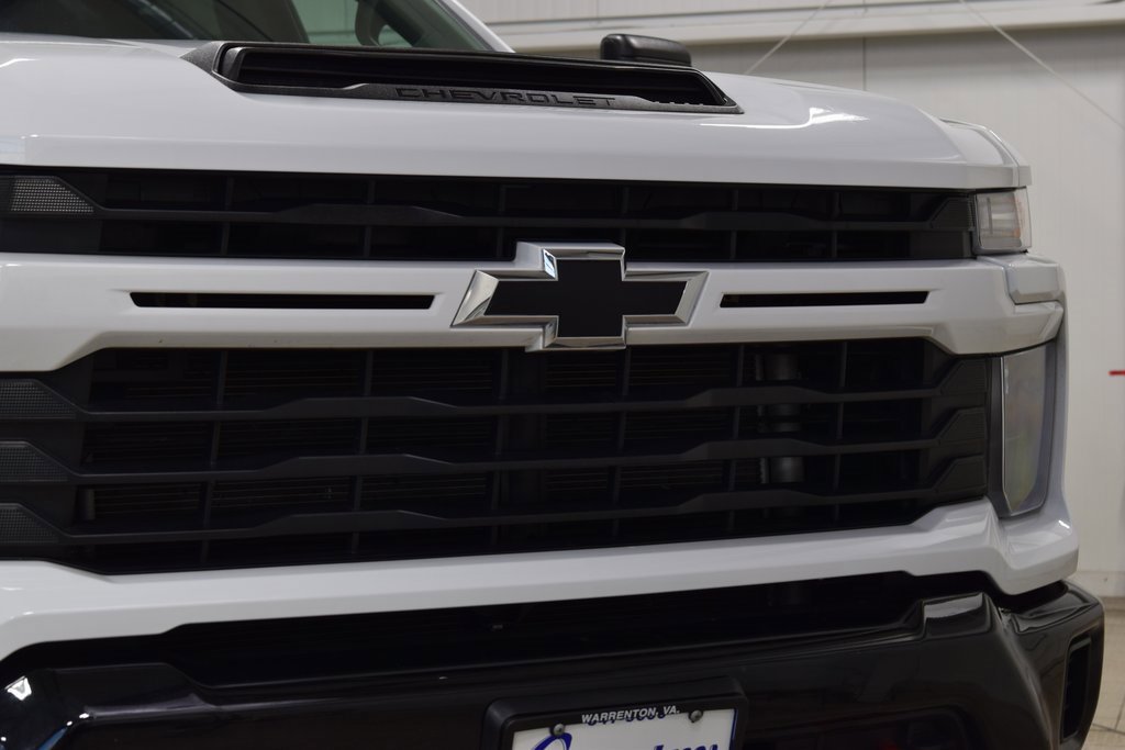 Used 2024 Chevrolet Silverado 2500 Custom w/ Custom Value Package image 11