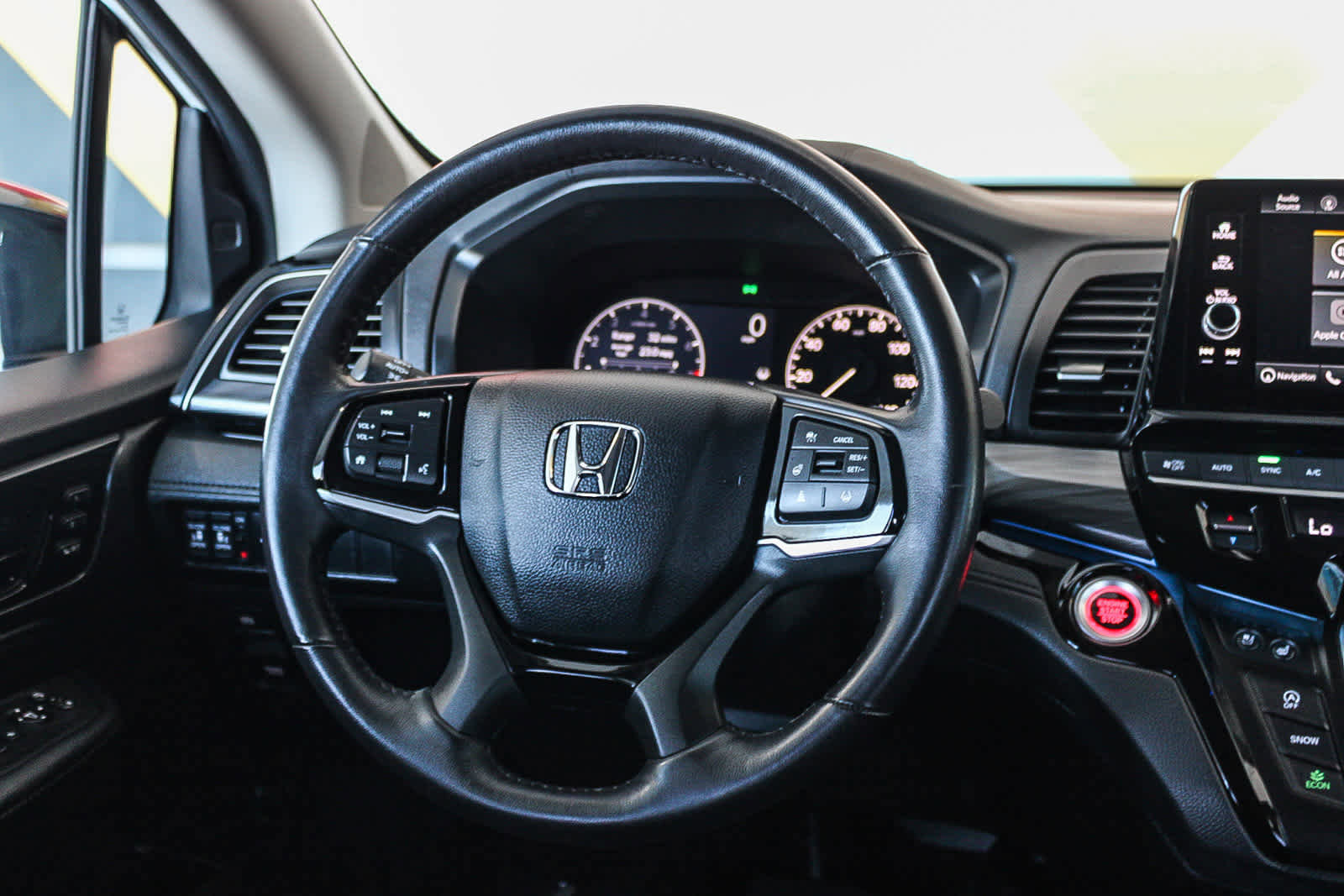 Used 2025 Honda Odyssey Elite image 15