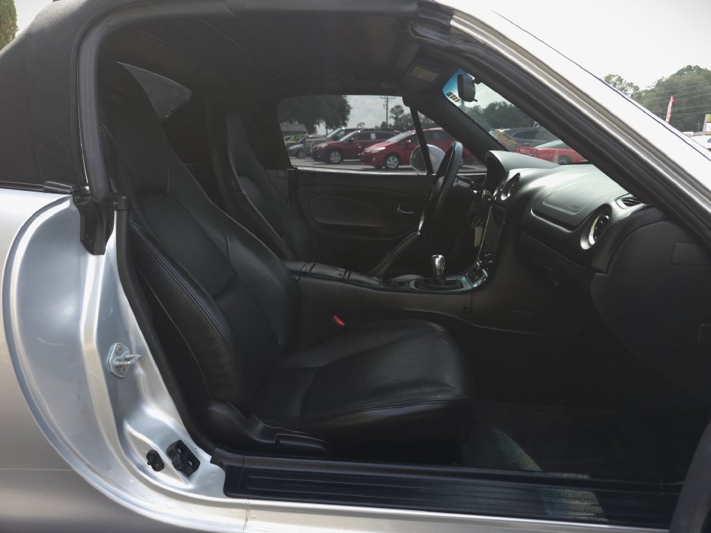 Used 2003 MAZDA MX-5 Miata RWD image 14