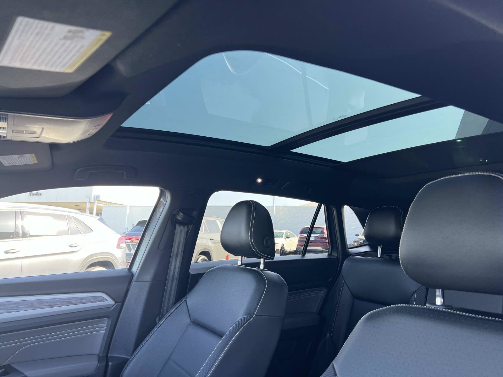Certified 2021 Volkswagen Atlas Cross Sport SE w/ Panoramic Sunroof Package FWD image 19