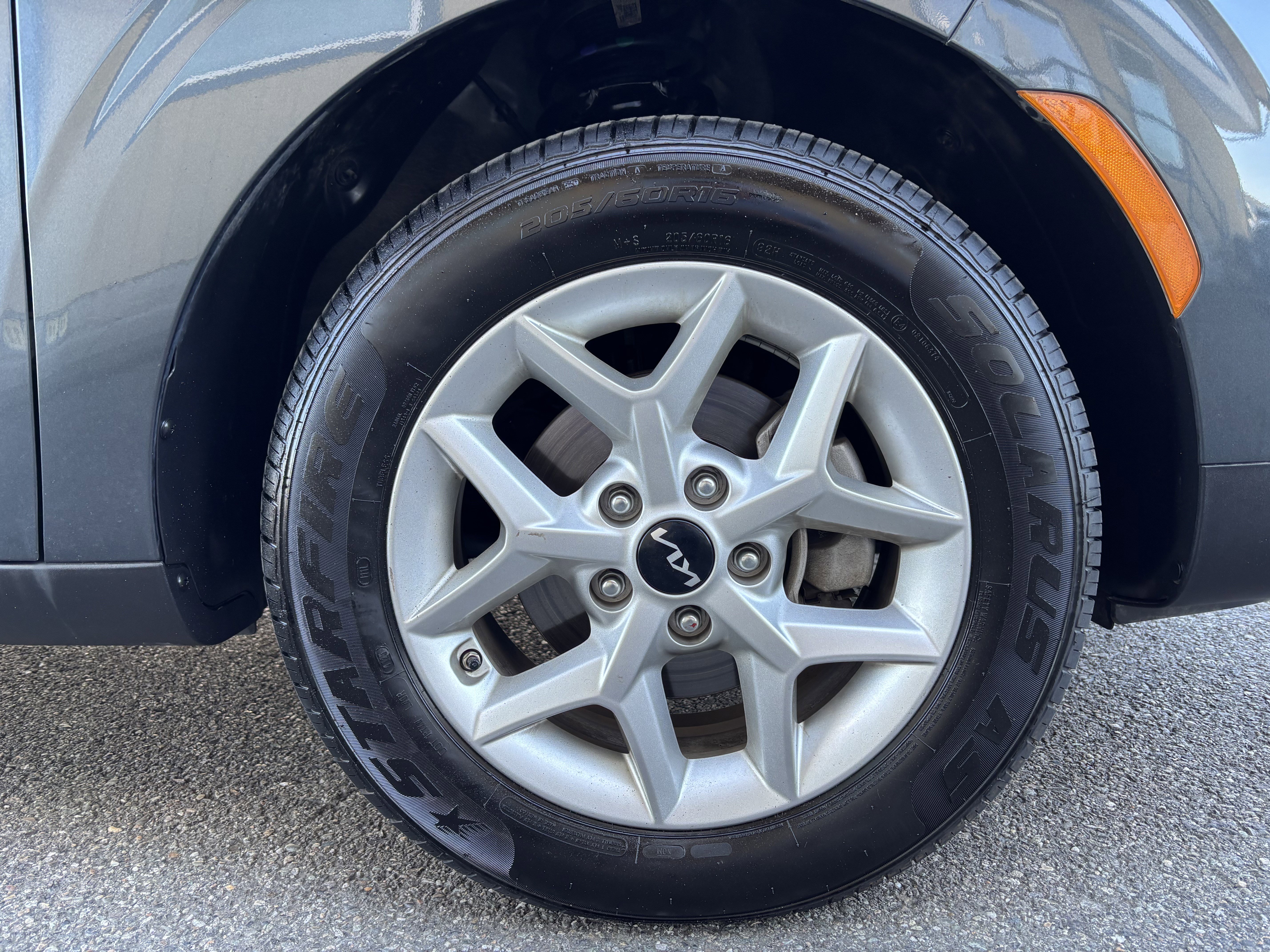 Used 2025 Kia Soul LX w/ LX Technology Package FWD image 9
