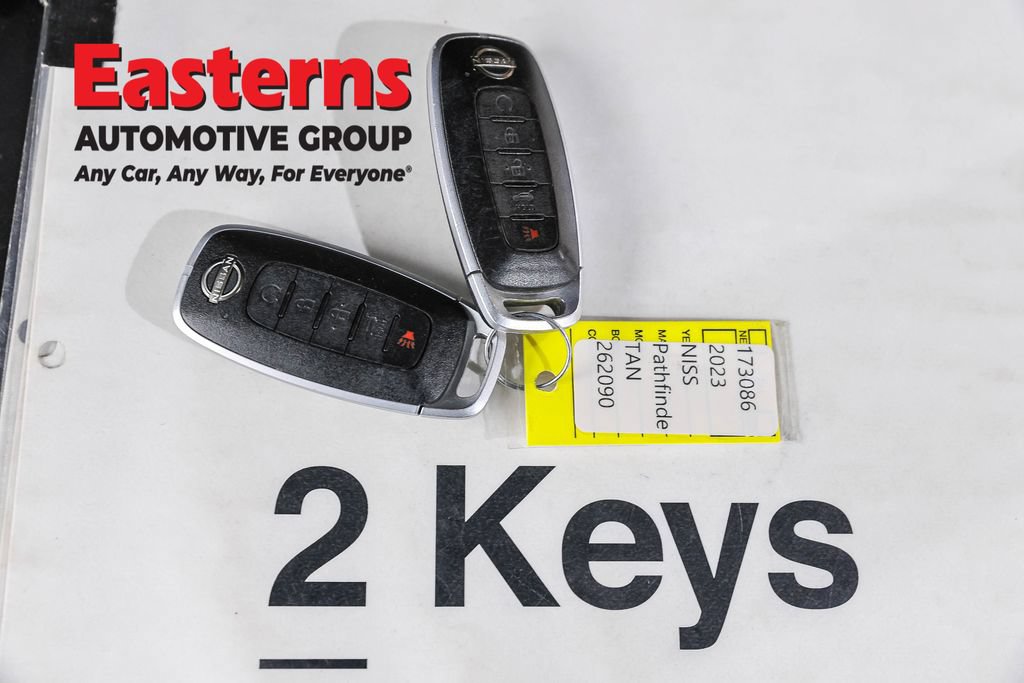Used 2023 Nissan Pathfinder Platinum w/ Cargo Package AWD/4WD image 27