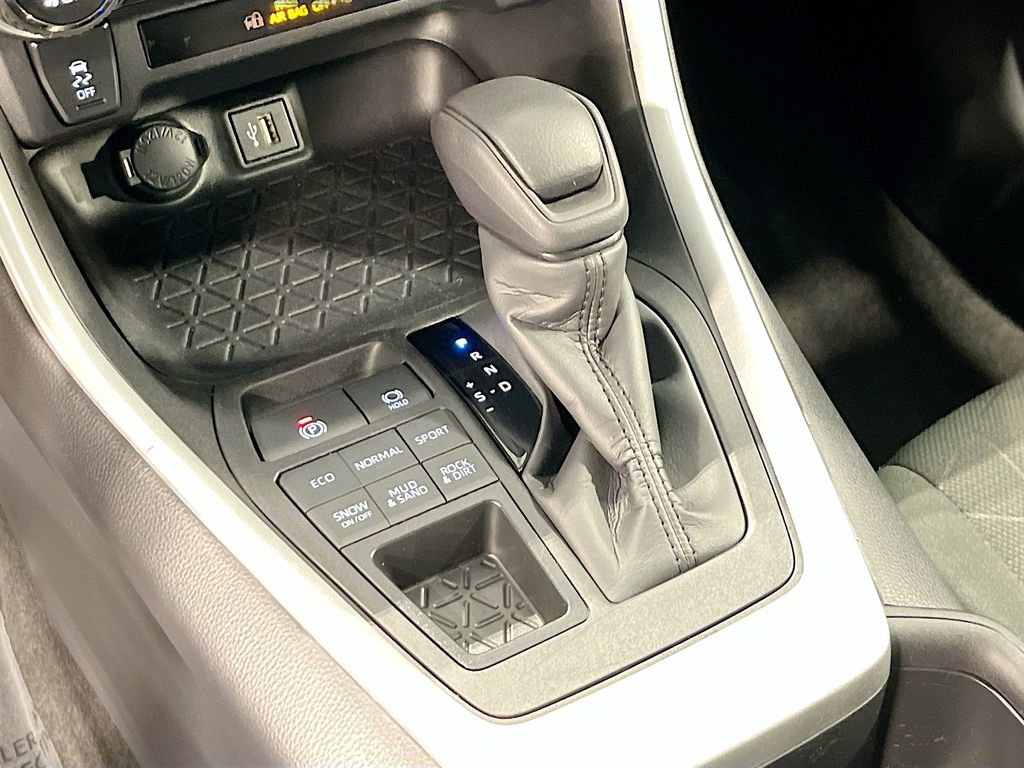 Used 2024 Toyota RAV4 XLE image 22