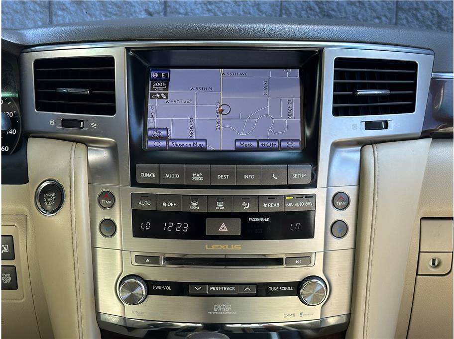 Used 2013 Lexus LX 570 4WD w/ Luxury Pkg image 24