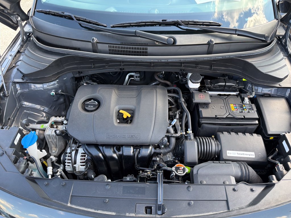 Used 2025 Kia Soul LX w/ LX Technology Package FWD image 22