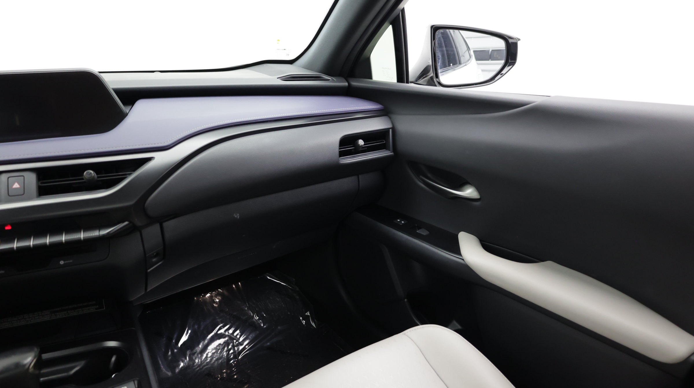 Used 2022 Lexus UX 200 w/ Accessory Package (Z1) FWD image 36