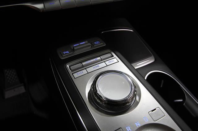 Certified 2022 Genesis GV70 2.5T w/ Select Package AWD/4WD image 15