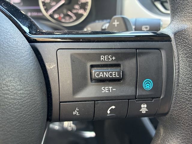 Used 2023 Nissan Rogue SV AWD/4WD image 17