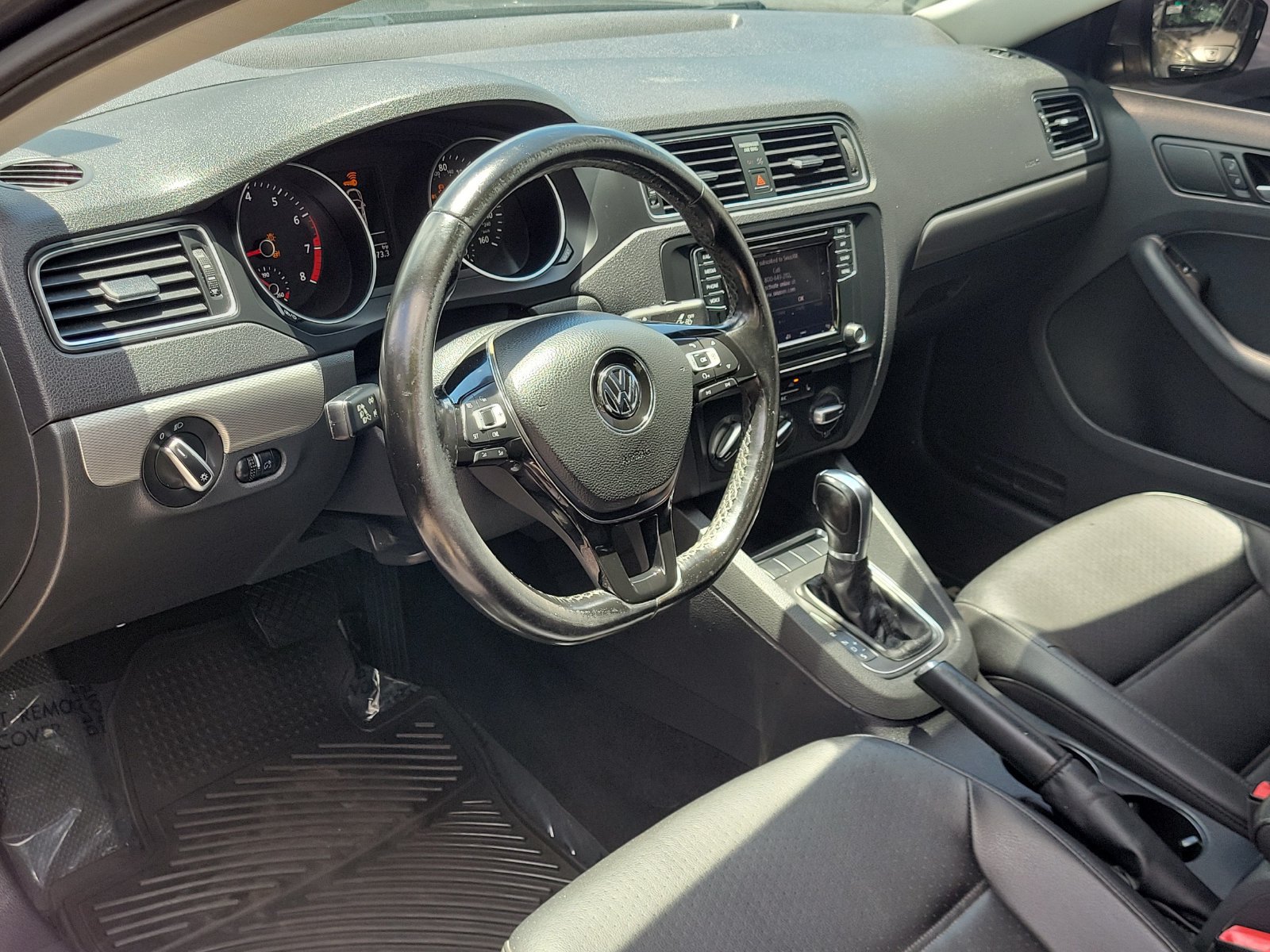 Used 2018 Volkswagen Jetta SE FWD image 10