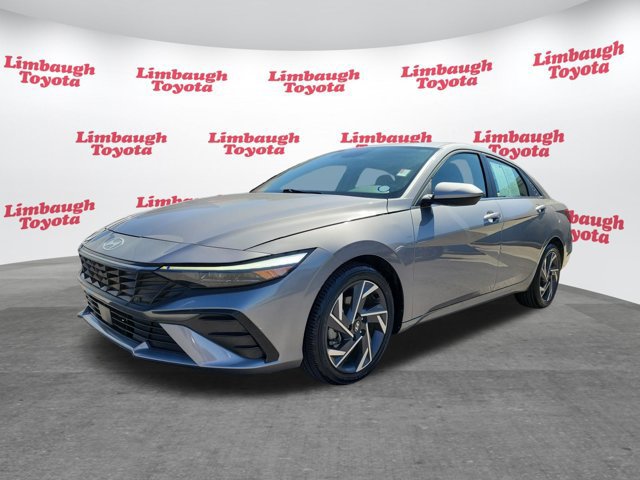 Used 2025 Hyundai Elantra SEL FWD image 22