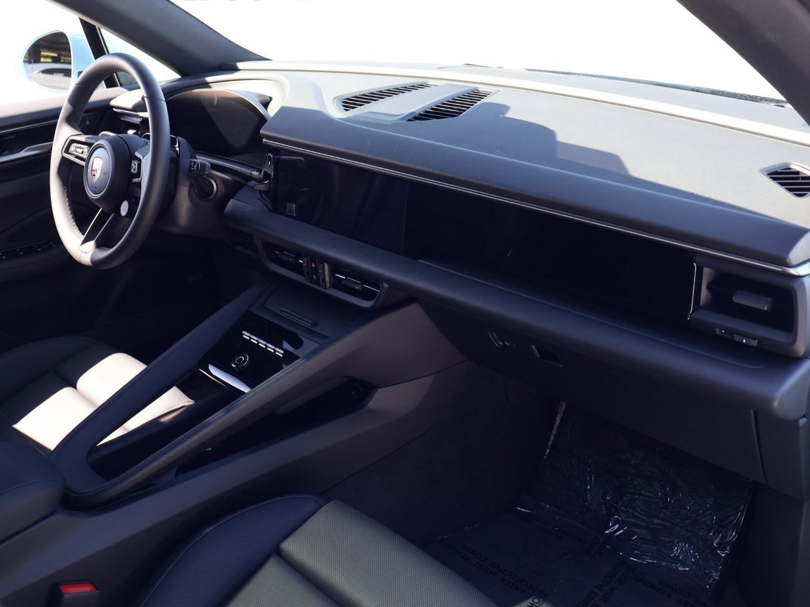New 2026 Porsche Macan Electric RWD image 25
