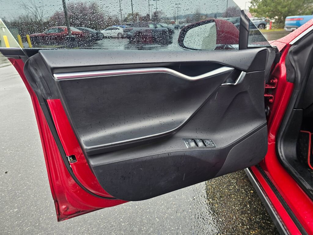 Used 2013 Tesla Model S Performance image 23