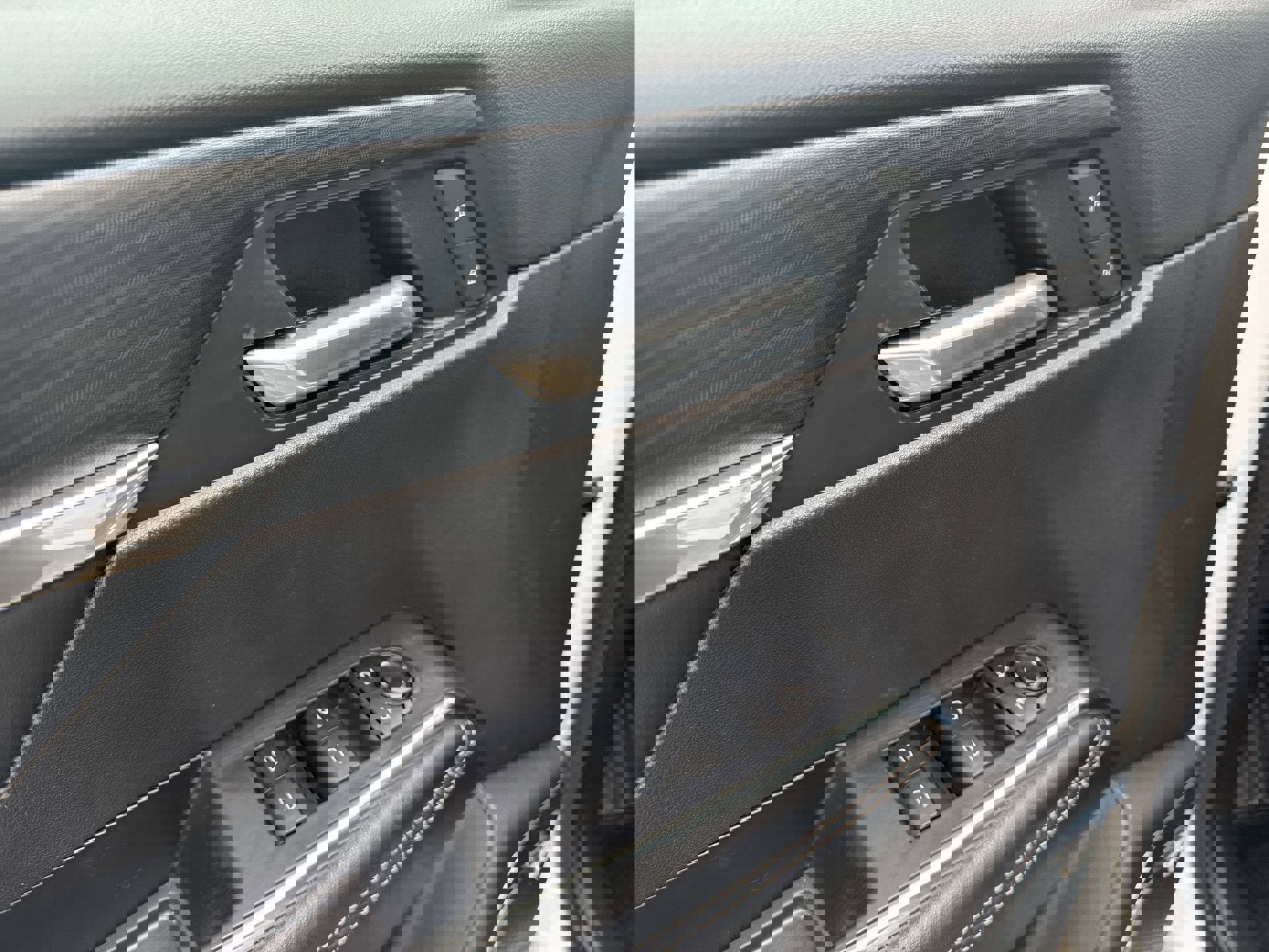 Certified 2025 GMC Acadia Elevation image 21