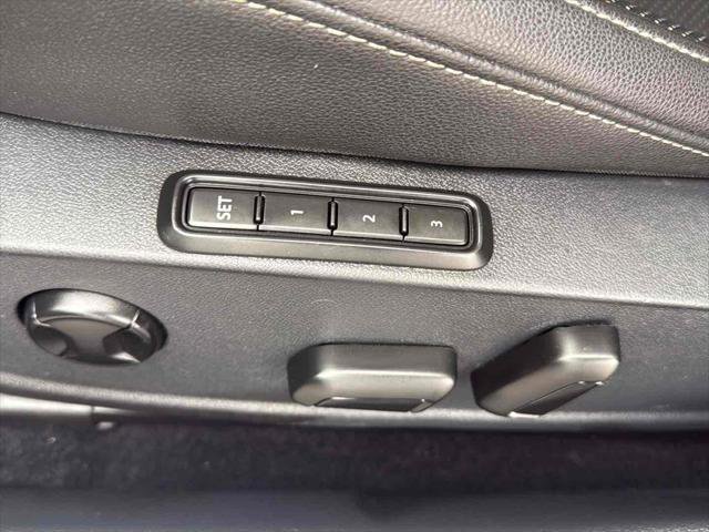 Used 2021 Volkswagen Jetta SEL Premium image 13