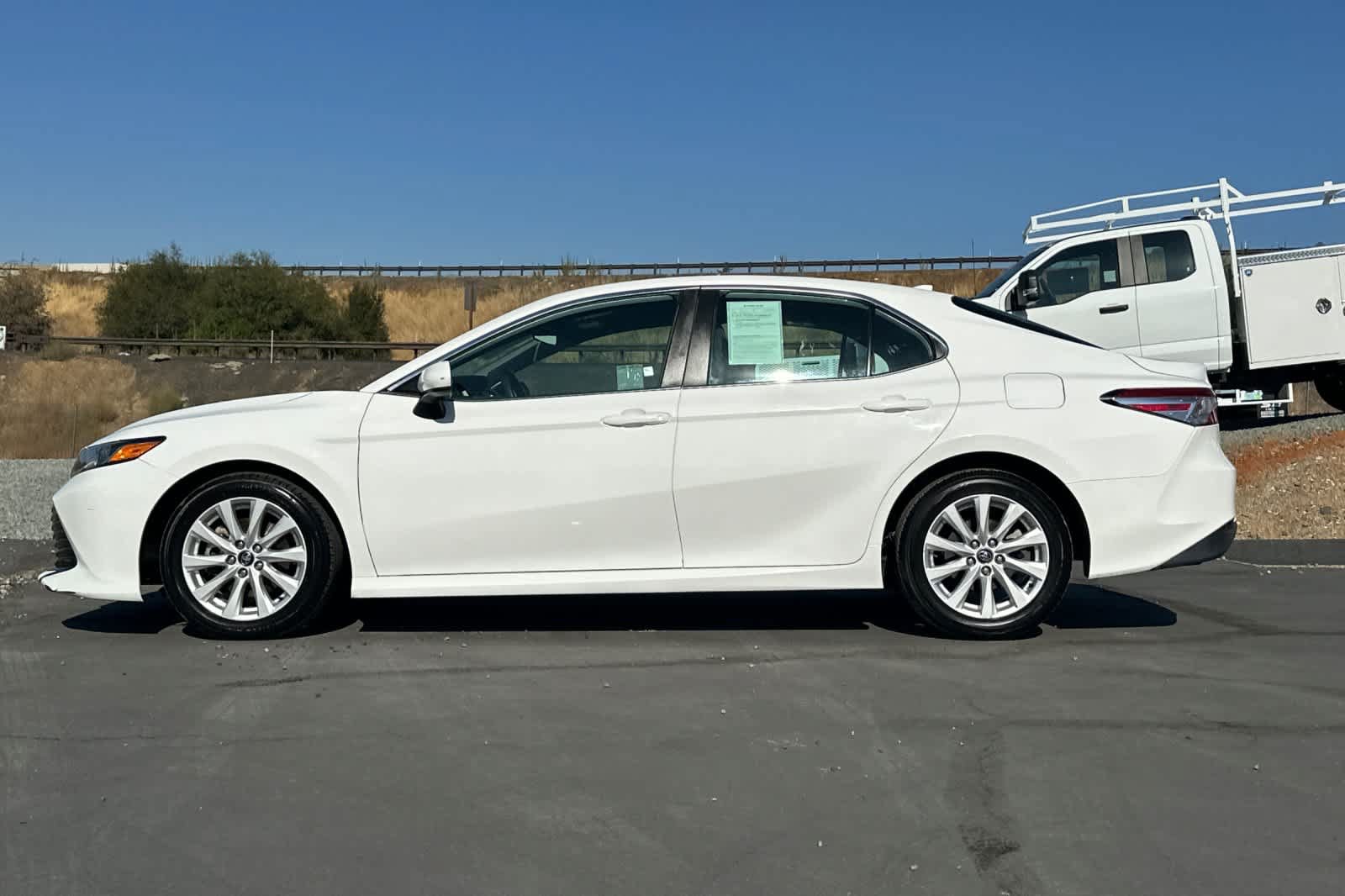 Used 2020 Toyota Camry LE FWD image 7