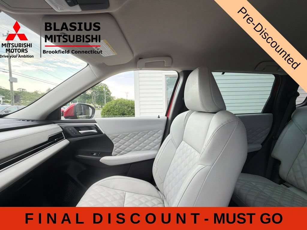 Used 2023 Mitsubishi Outlander SEL AWD/4WD image 42