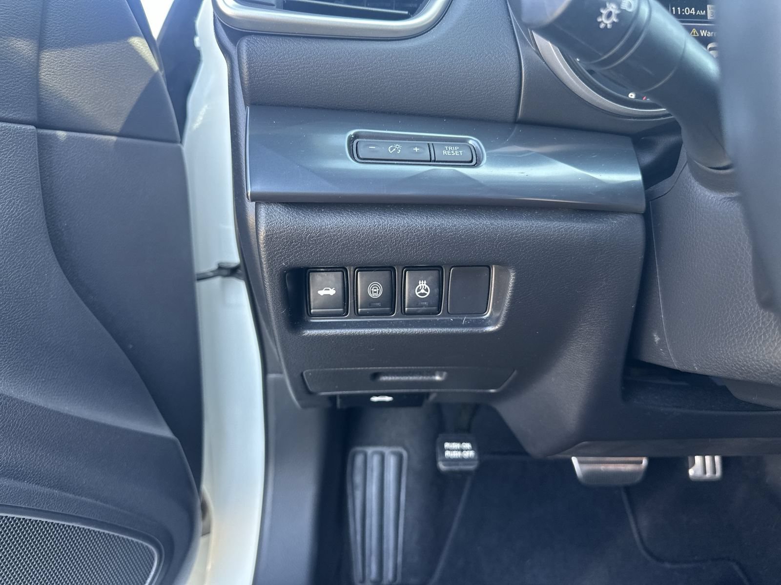 Used 2022 Nissan Maxima SR w/ Sport Mat Group FWD image 18
