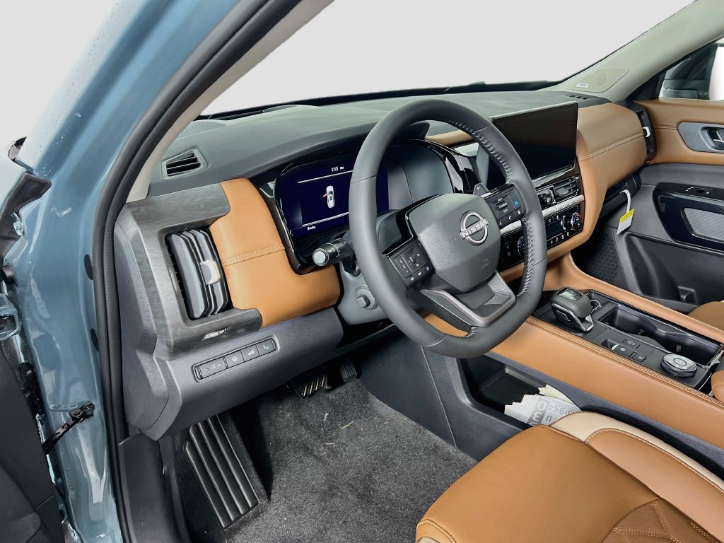 New 2026 Nissan Pathfinder Platinum AWD/4WD image 8
