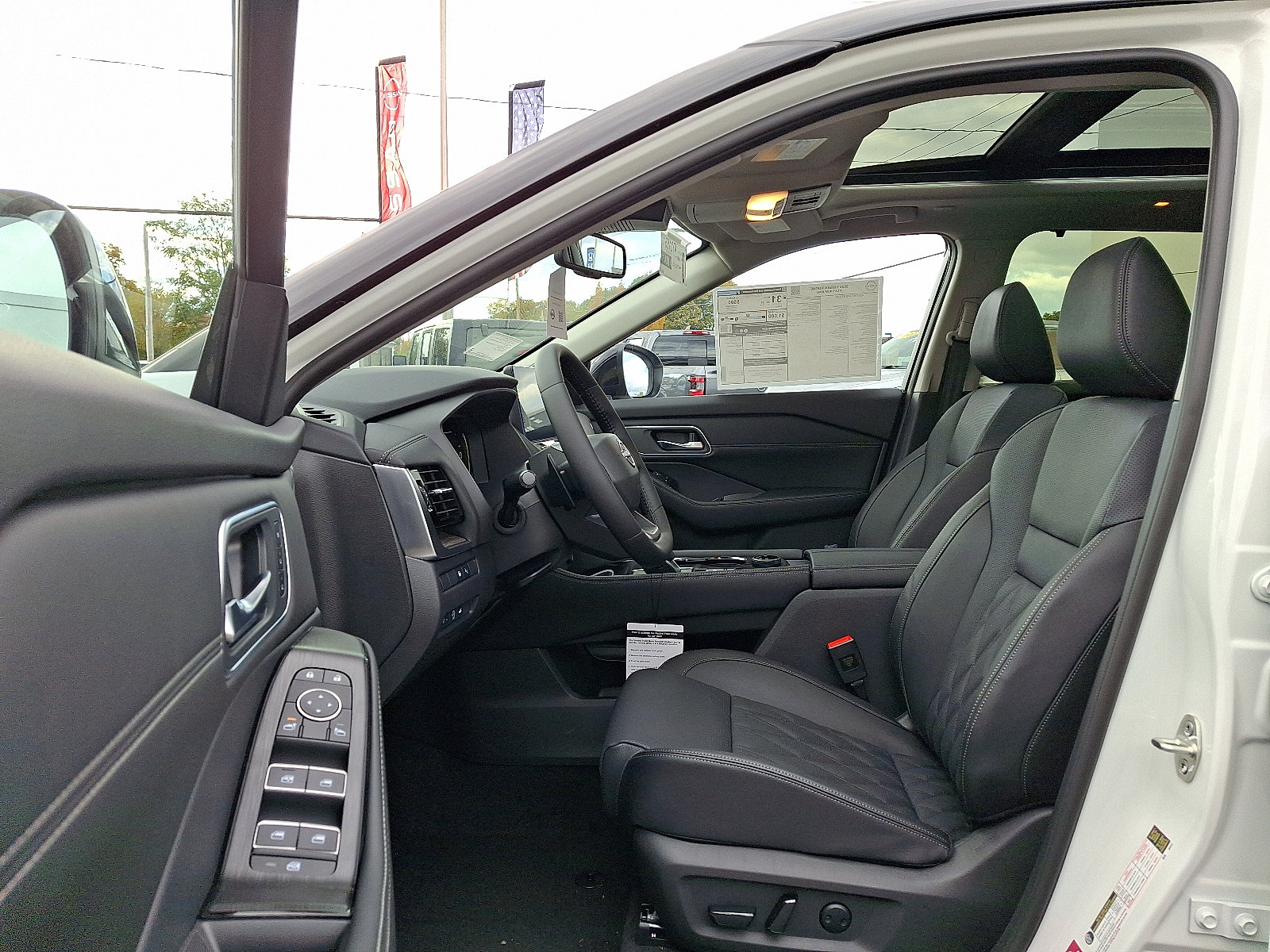 New 2026 Nissan Rogue Platinum image 9