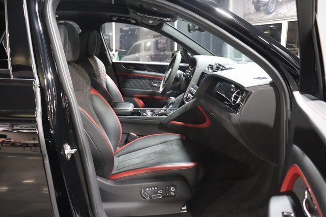 Used 2021 Bentley Bentayga Speed AWD/4WD image 49