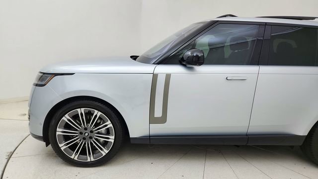 Used 2023 Land Rover Range Rover SE AWD/4WD image 9