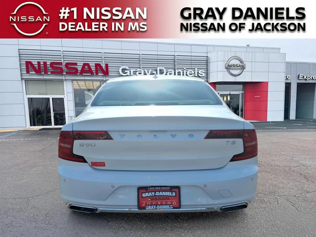 Used 2018 Volvo S90 T5 Momentum w/ Convenience Package FWD image 6