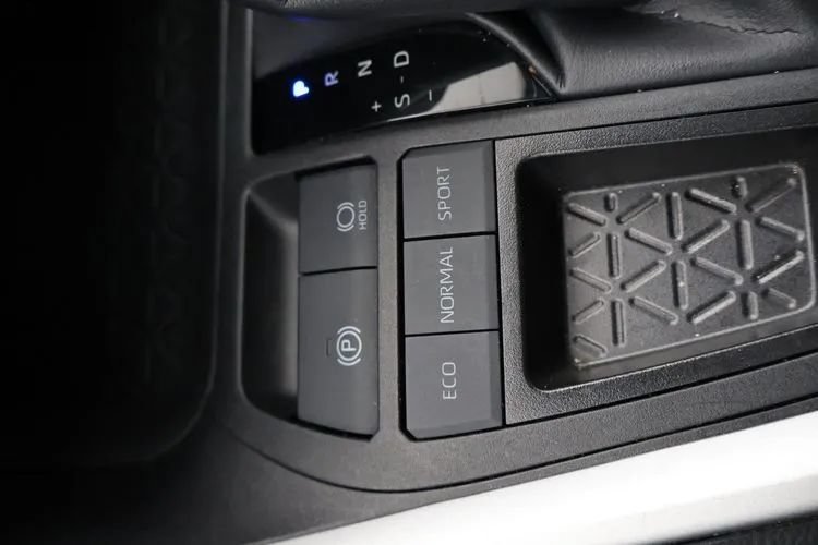 Used 2025 Toyota RAV4 LE FWD image 33