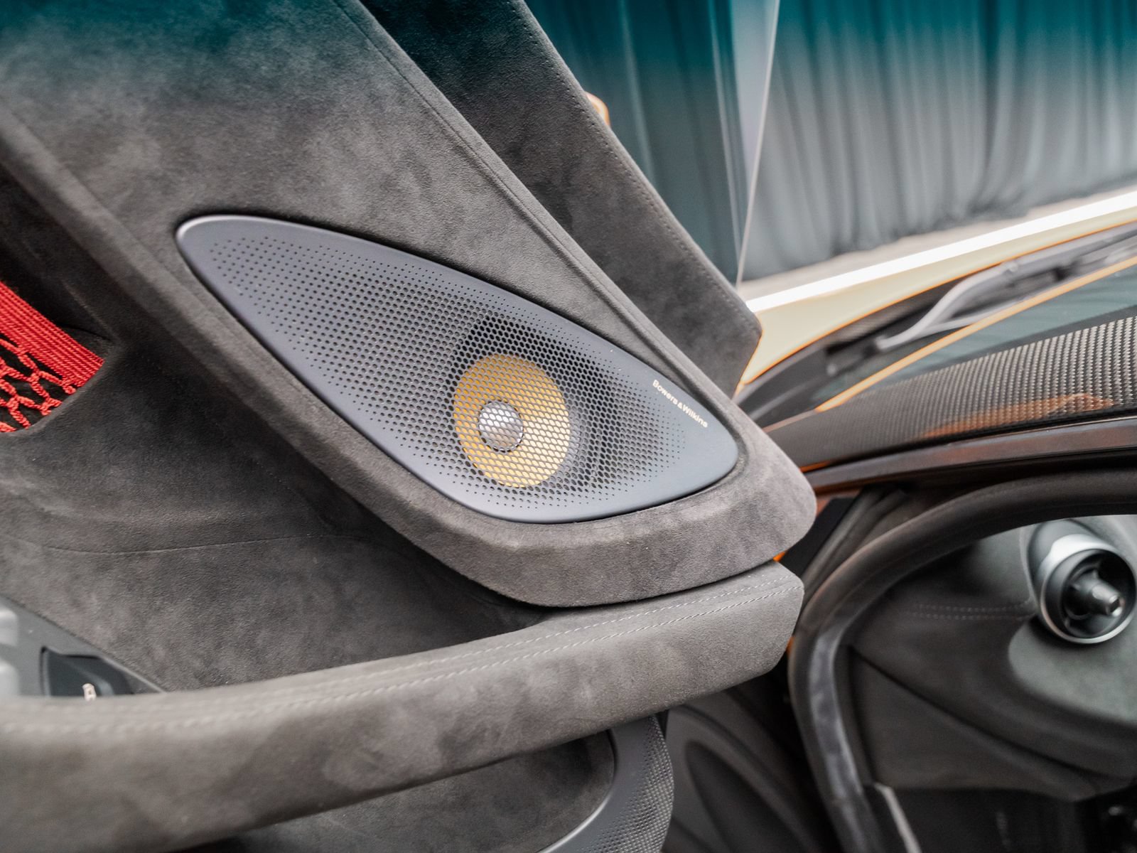 Used 2020 McLaren 620R RWD image 52