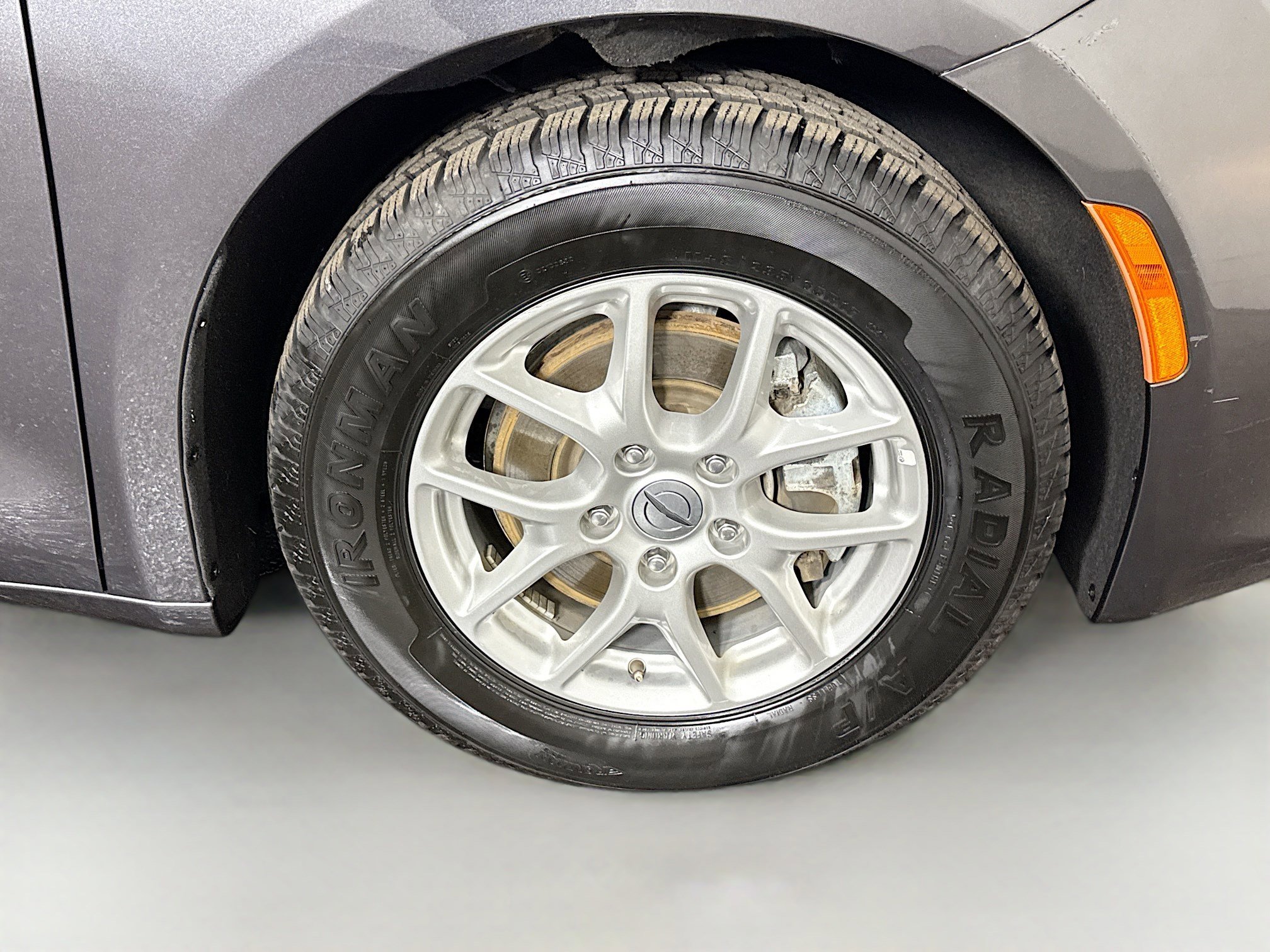 Used 2023 Chrysler Voyager LX image 30